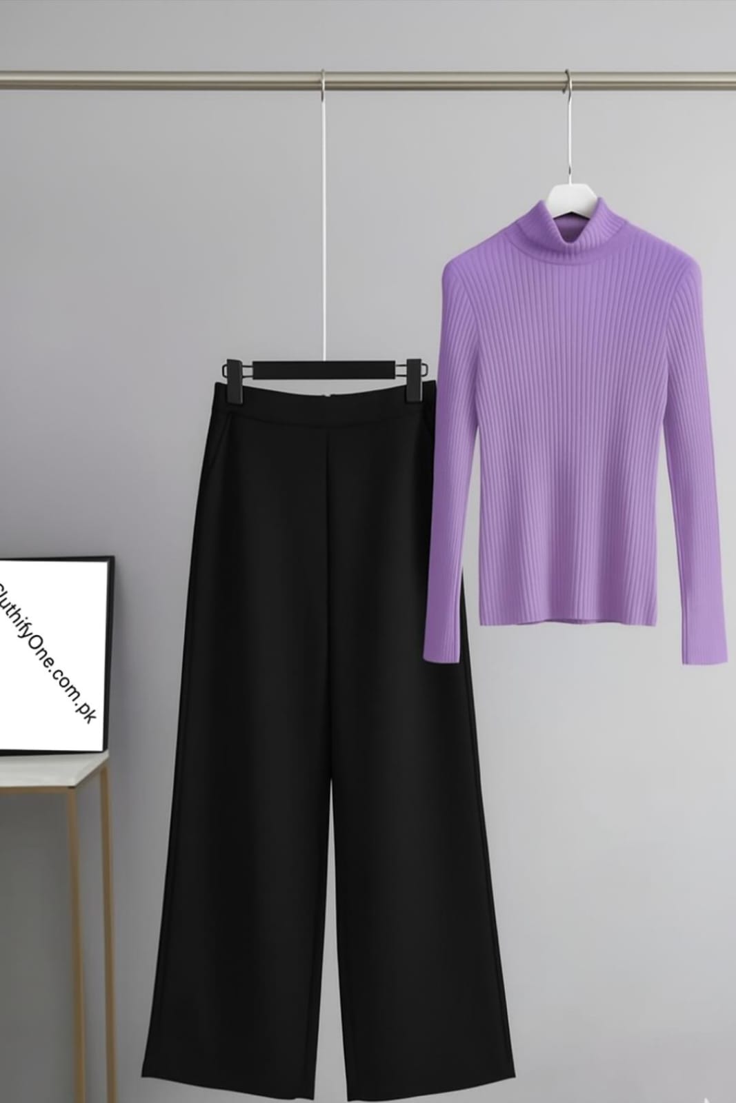 Lilac High-neck & Black Flapper